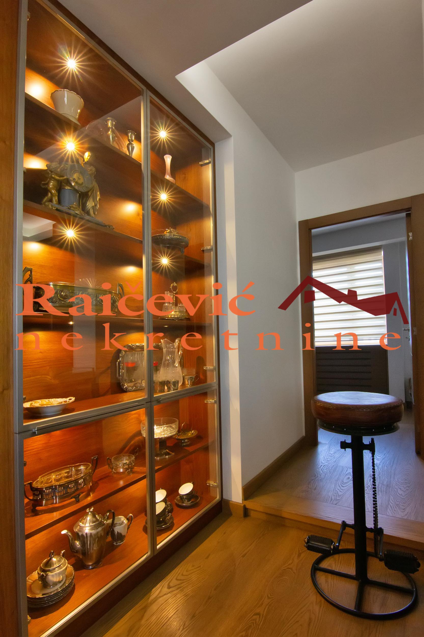 Stan Izdavanje Beograd Hram Svetog Save 189 m2