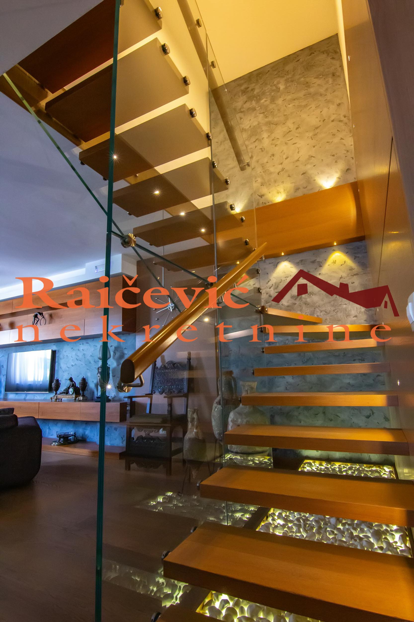 Petosoban stan za izdavanje, Hram Svetog Save, Beograd, 189m², 2.500 €/mes