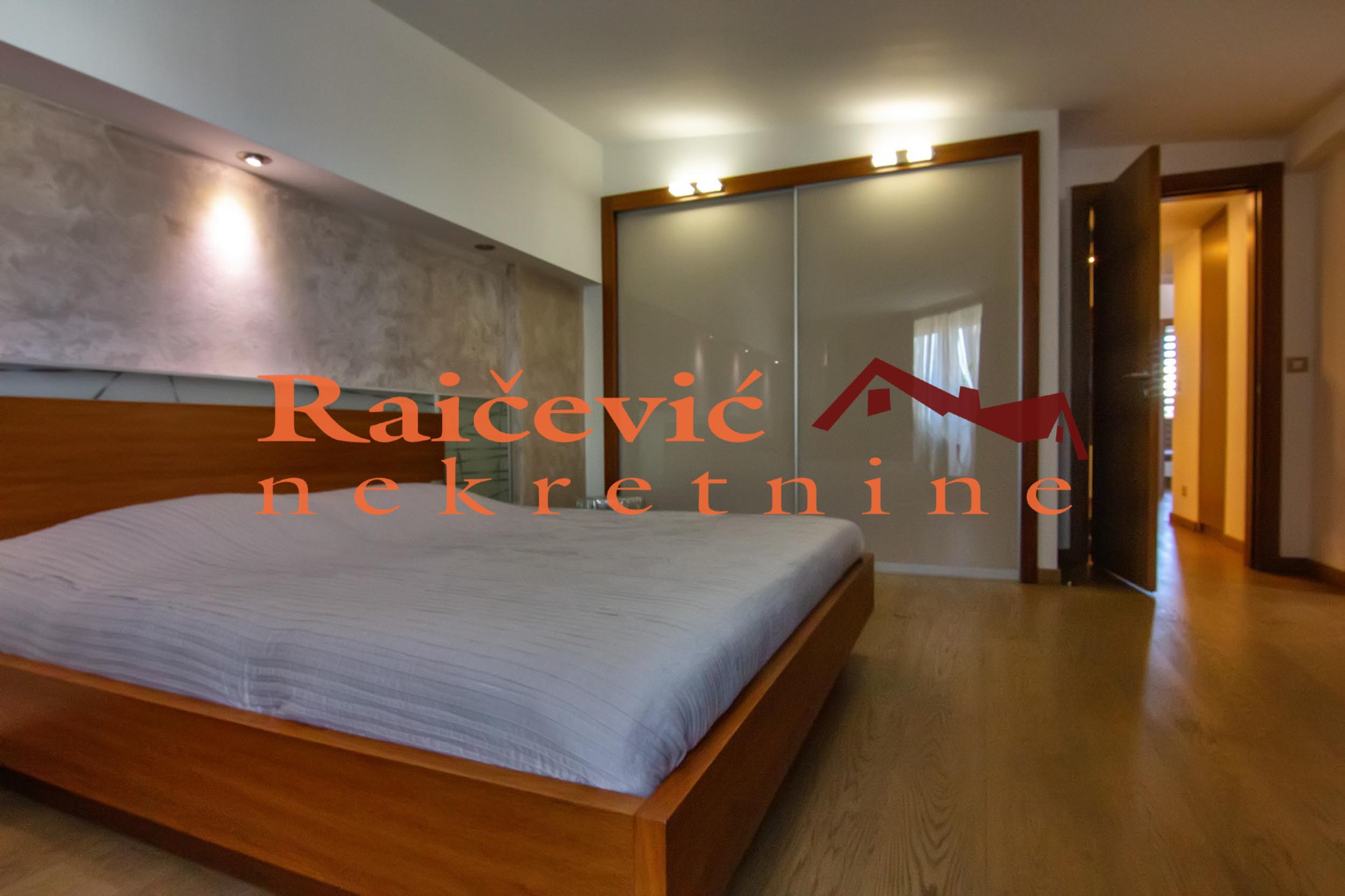 Petosoban stan za izdavanje, Hram Svetog Save, Beograd, 189m², 2.500 €/mes