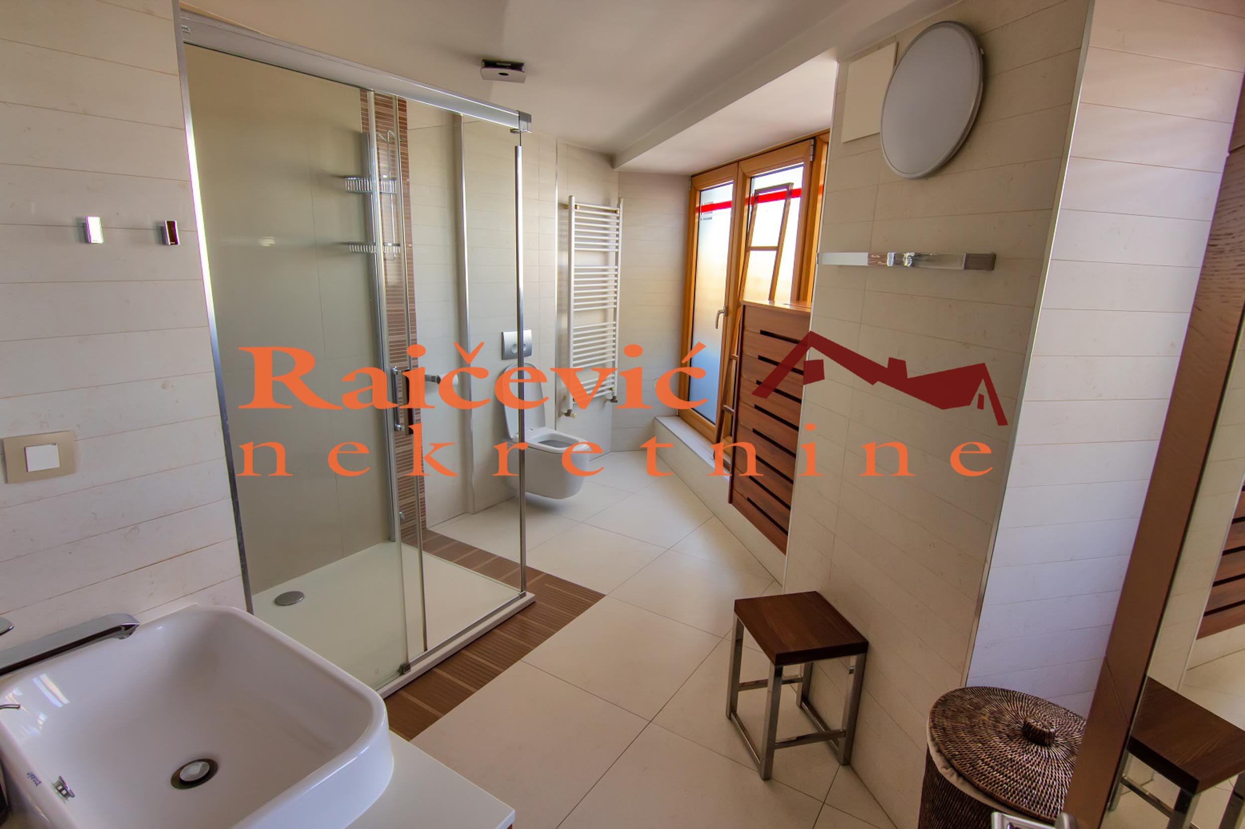 Petosoban stan za izdavanje, Hram Svetog Save, Beograd, 189m², 2.500 €/mes