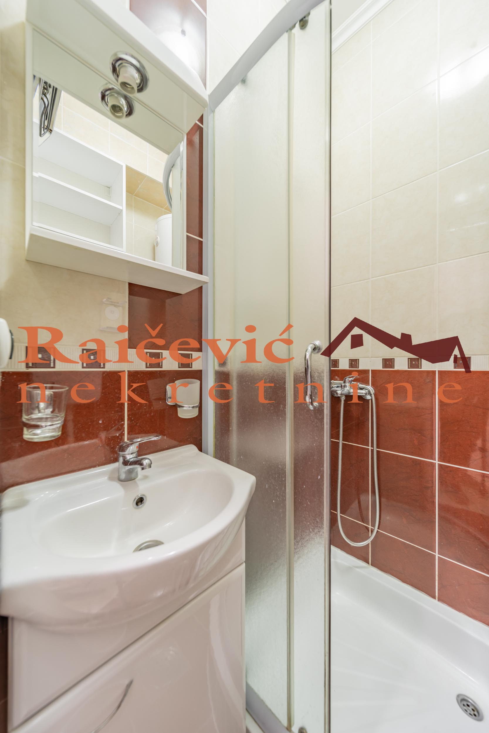 153741 Dvosoban stan na prodaju, Hram Svetog Save, Beograd, 27m², 139.500 €