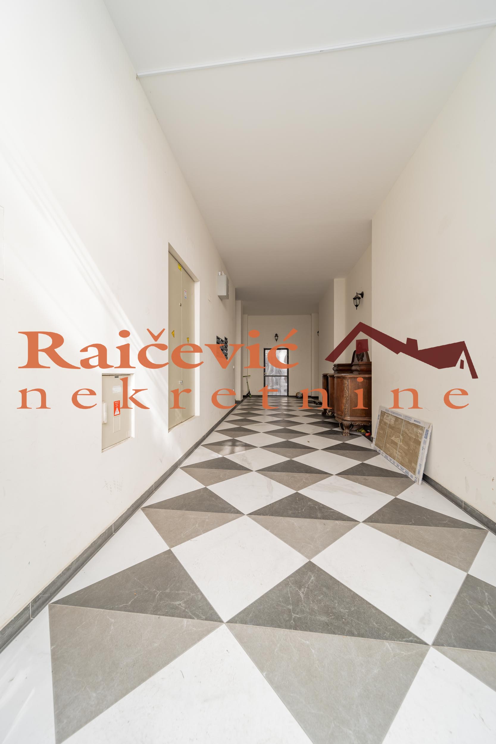 153745 Dvosoban stan na prodaju, Hram Svetog Save, Beograd, 27m², 139.500 €