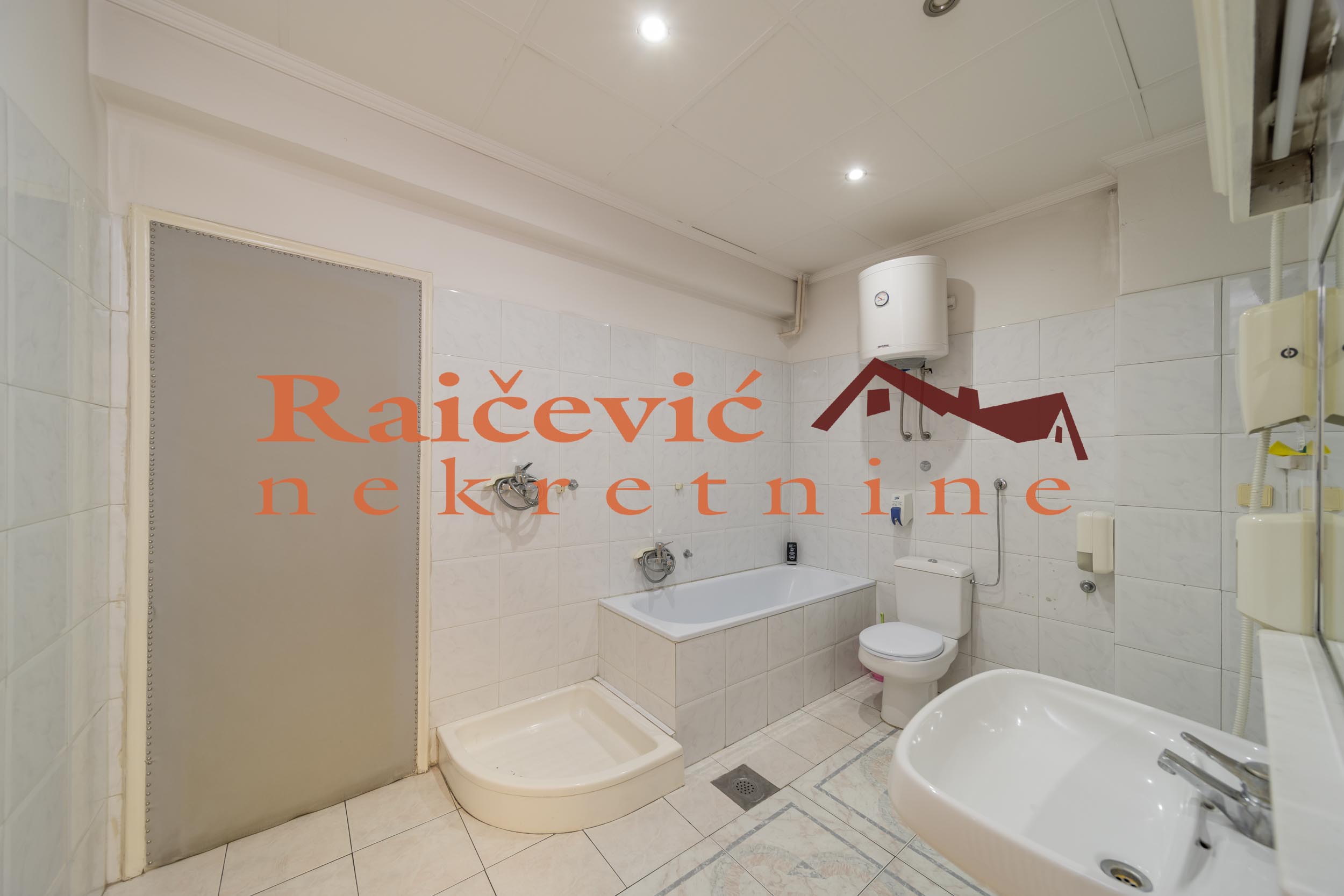 153779 Višesoban stan za izdavanje, Centar, Beograd, 150m², 2.000 €/mes