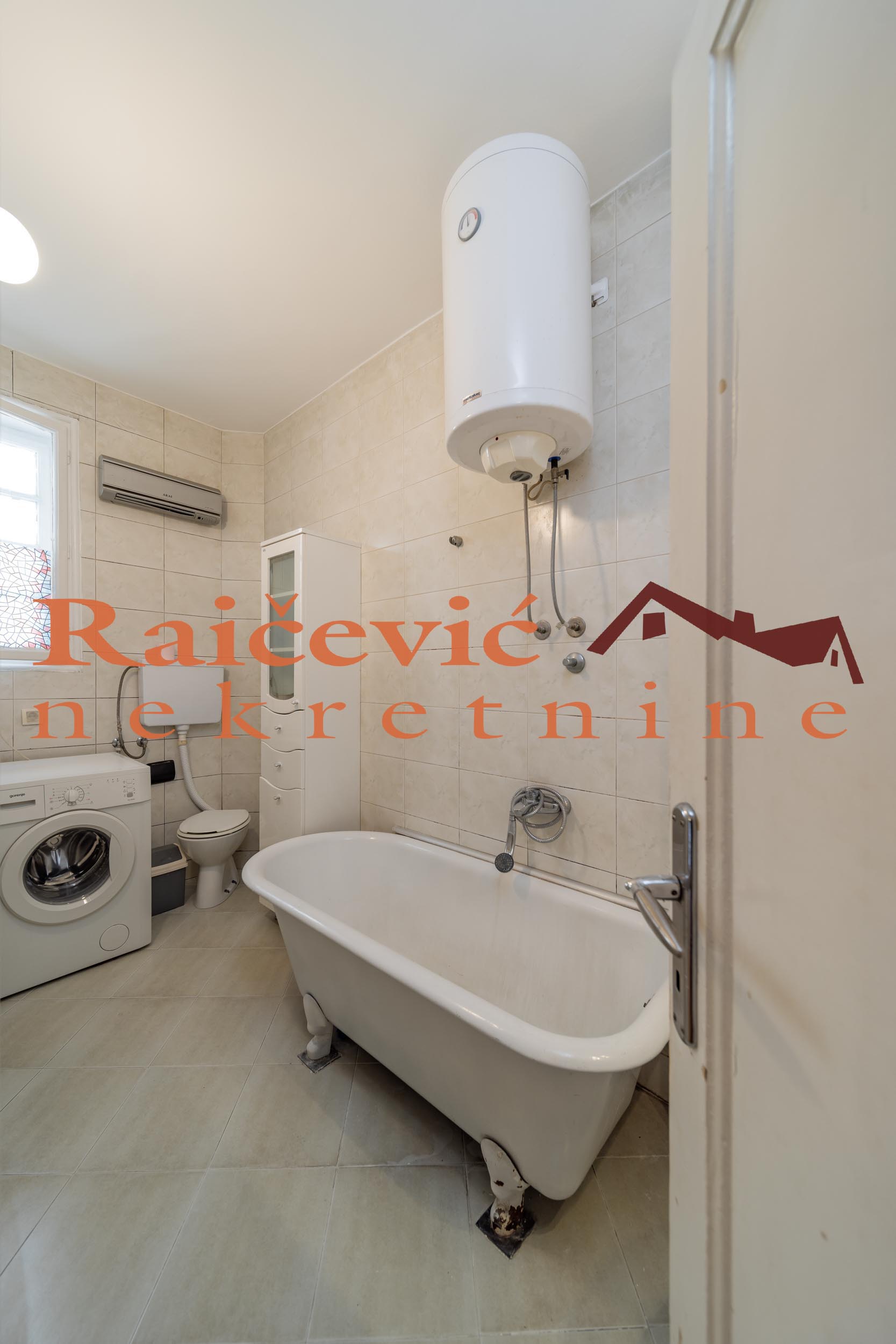 153796 Dvosoban stan na prodaju, Lekino Brdo, Beograd, 45m², 149.000 €