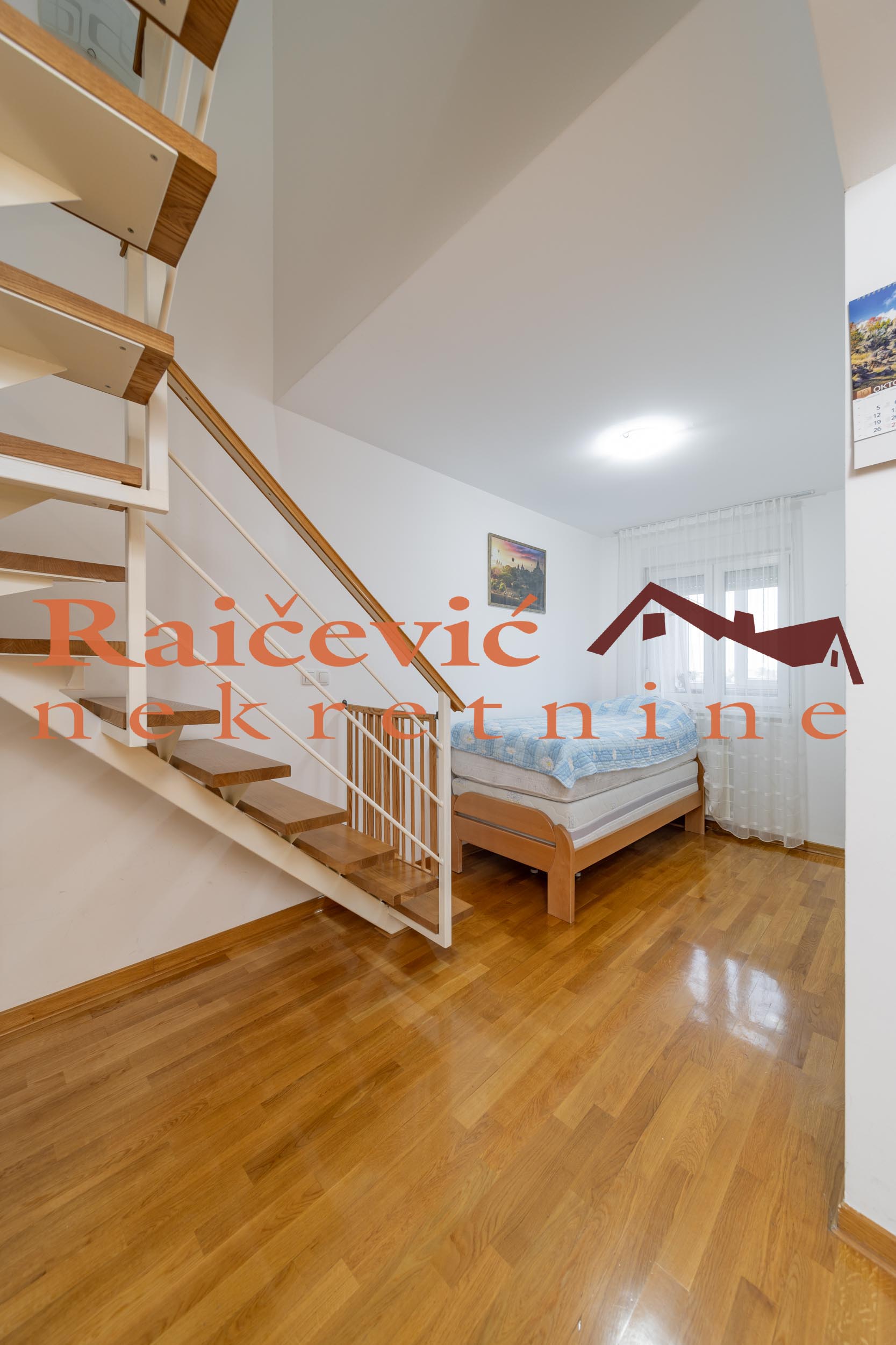 153903 Trosoban stan na prodaju, Đeram Pijaca, Beograd, 110m², 375.000 €
