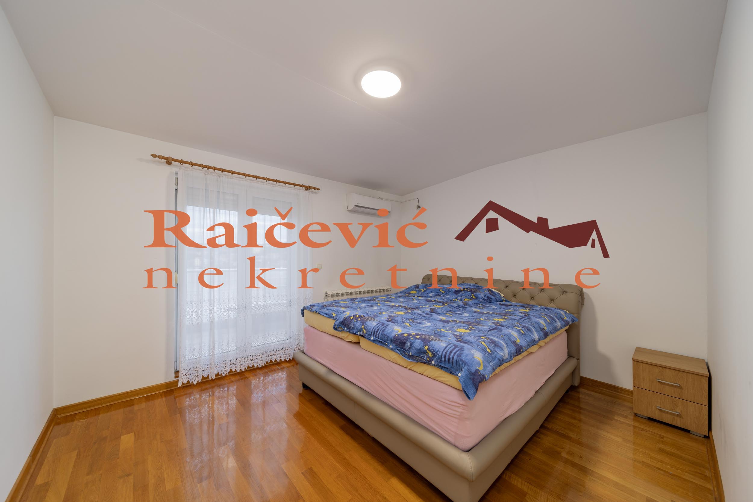 153905 Trosoban stan na prodaju, Đeram Pijaca, Beograd, 110m², 375.000 €