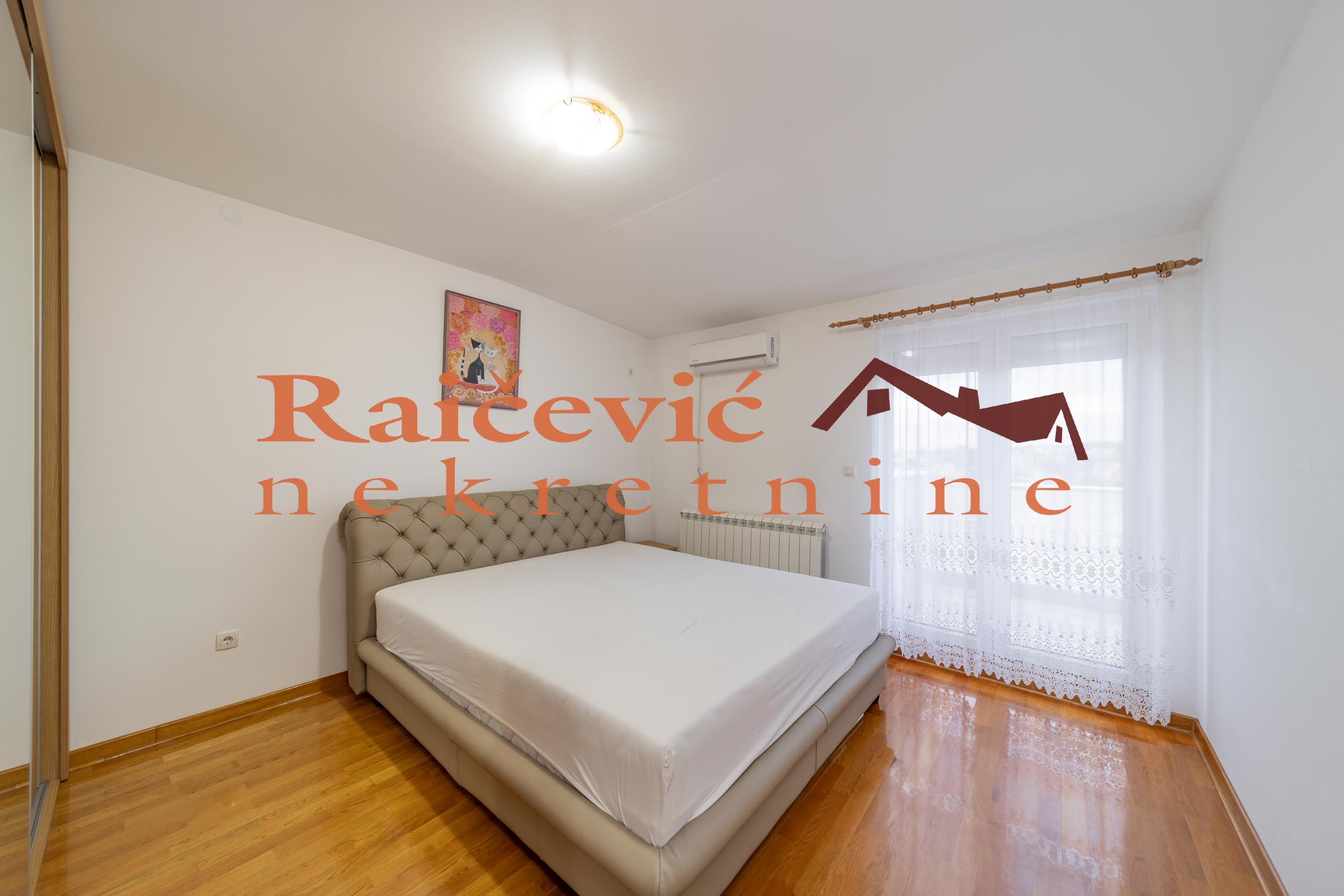 153907 Trosoban stan na prodaju, Đeram Pijaca, Beograd, 110m², 375.000 €