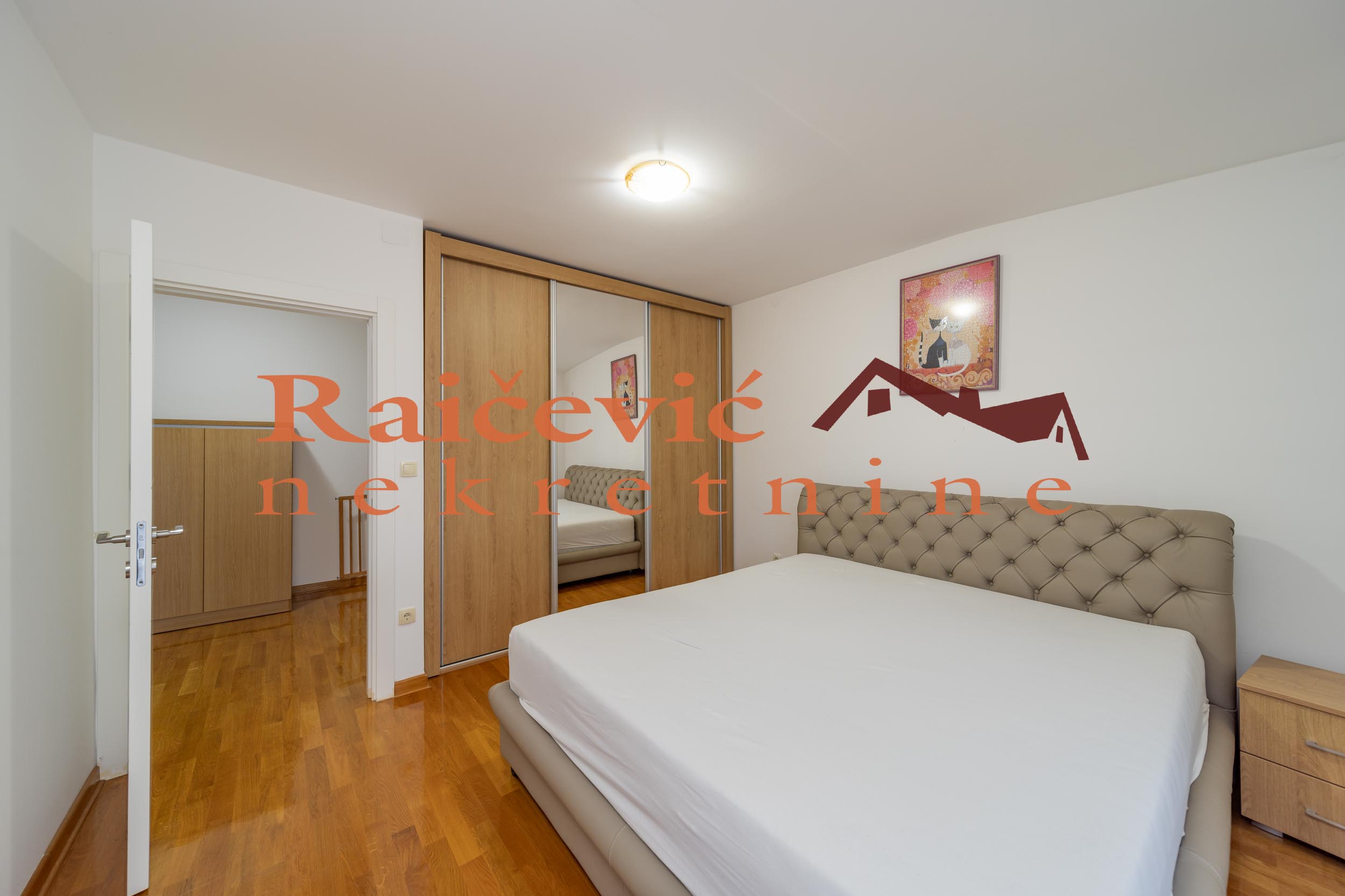 153908 Trosoban stan na prodaju, Đeram Pijaca, Beograd, 110m², 375.000 €