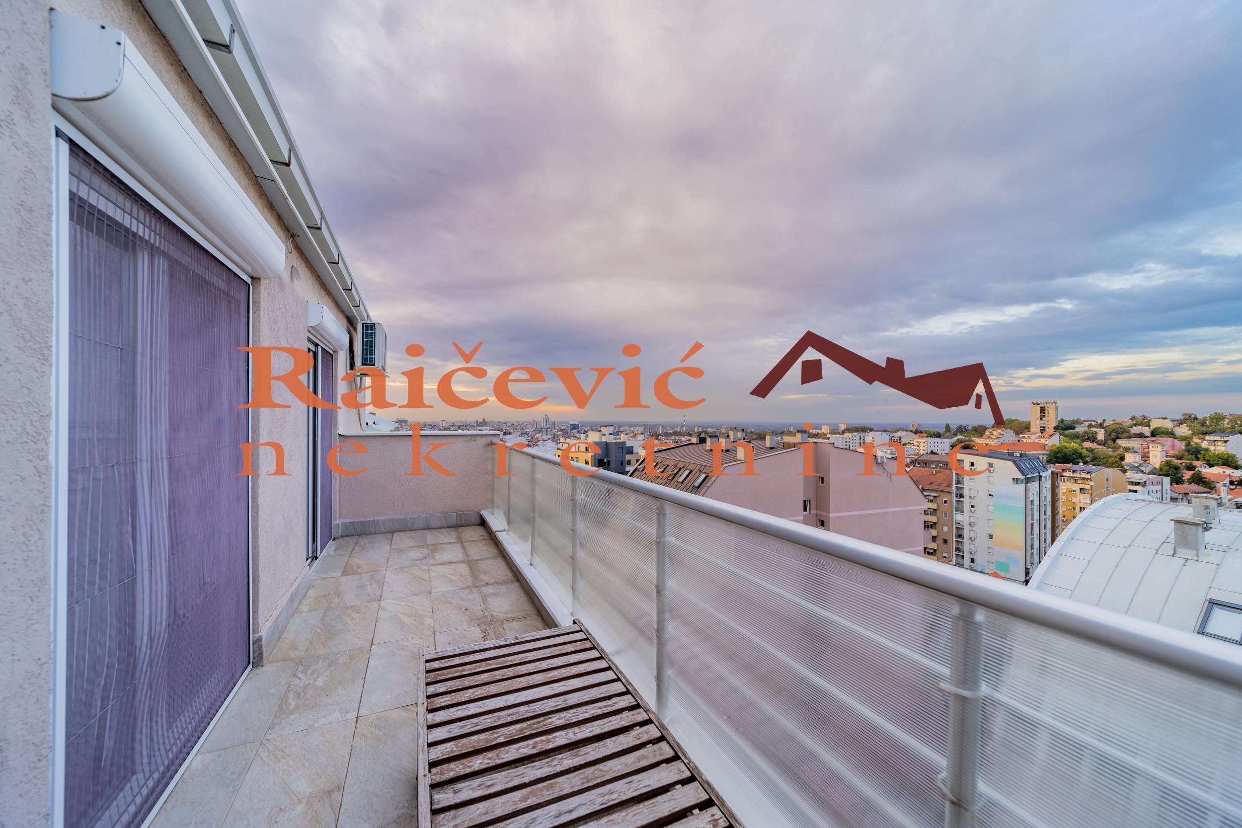 153909 Trosoban stan na prodaju, Đeram Pijaca, Beograd, 110m², 375.000 €