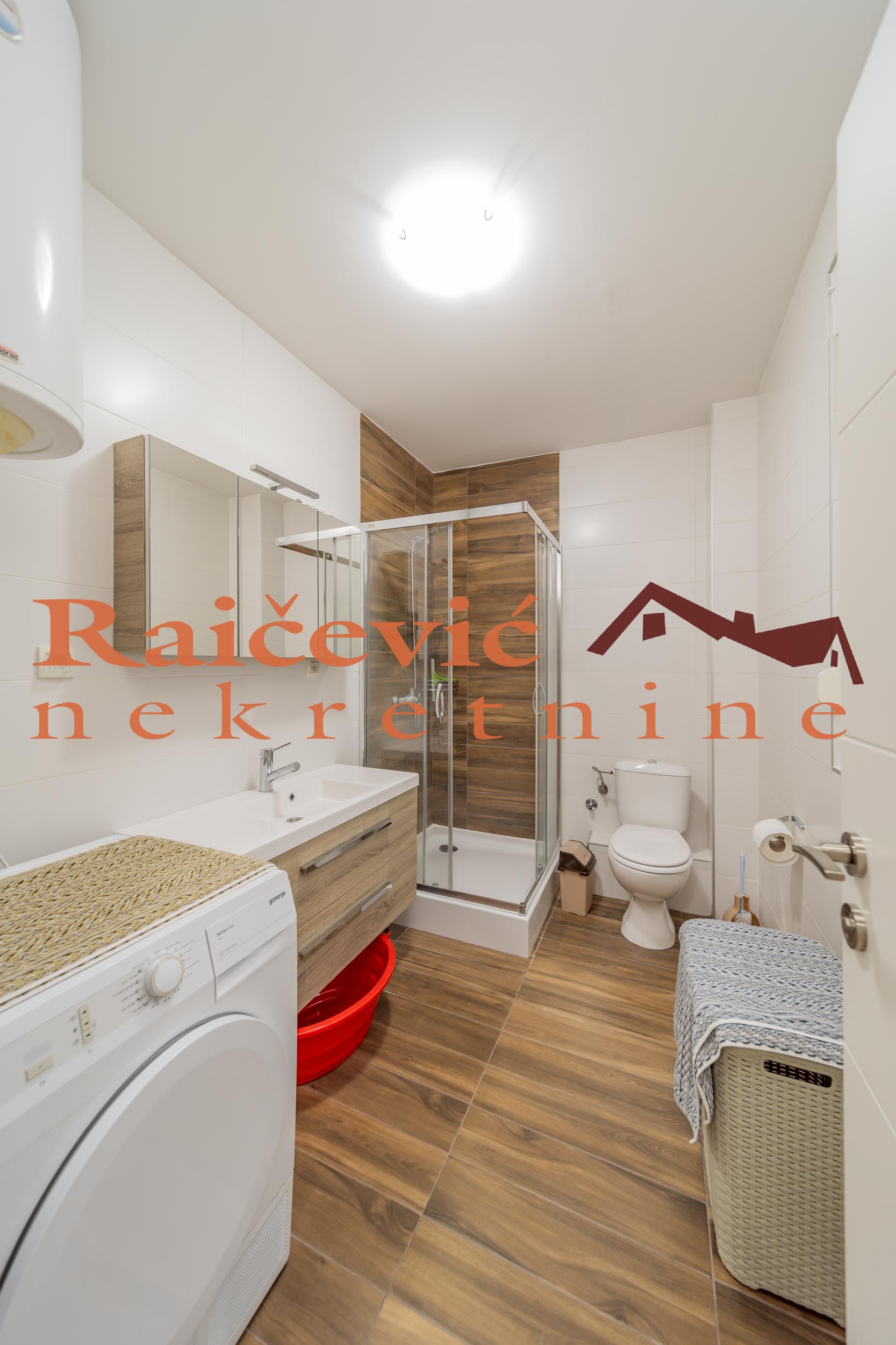153911 Trosoban stan na prodaju, Đeram Pijaca, Beograd, 110m², 375.000 €