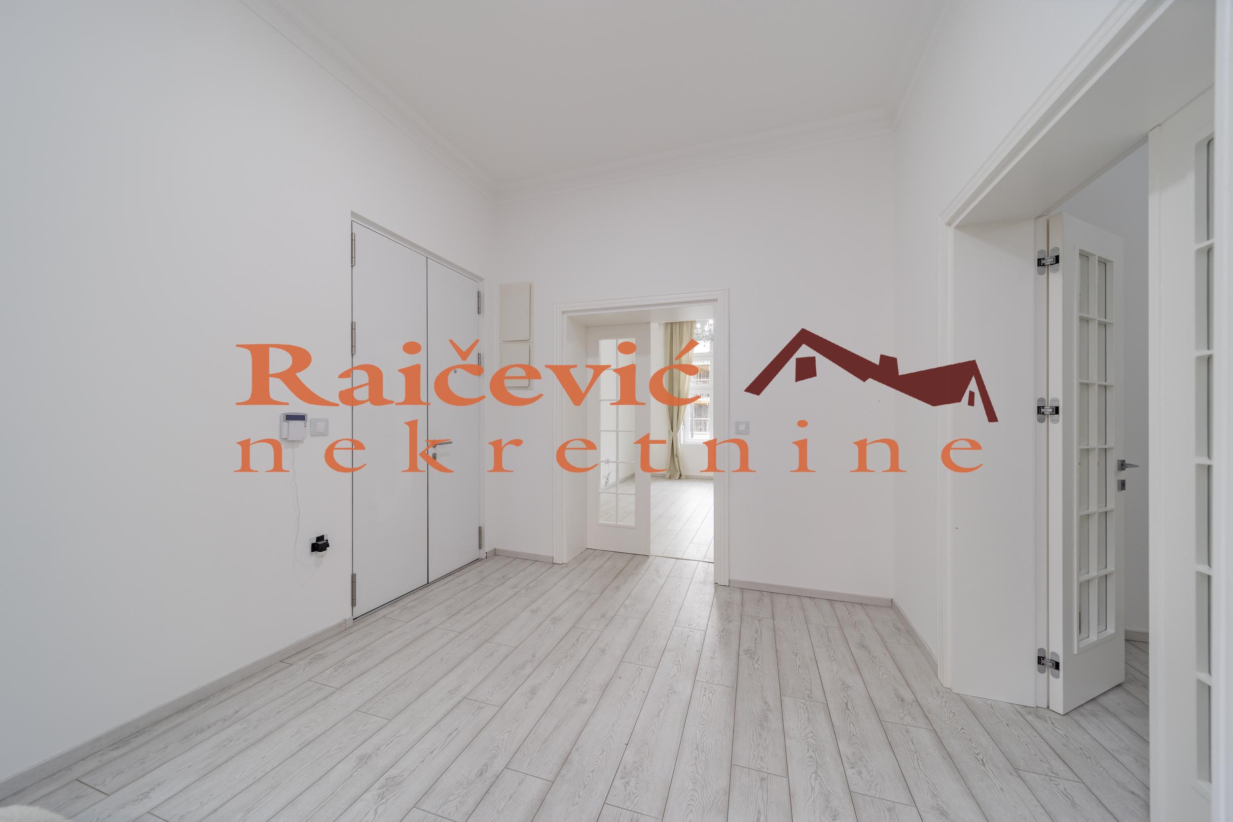 153973 Četvorosoban stan na prodaju, Centar, Beograd, 134m², 490.000 €