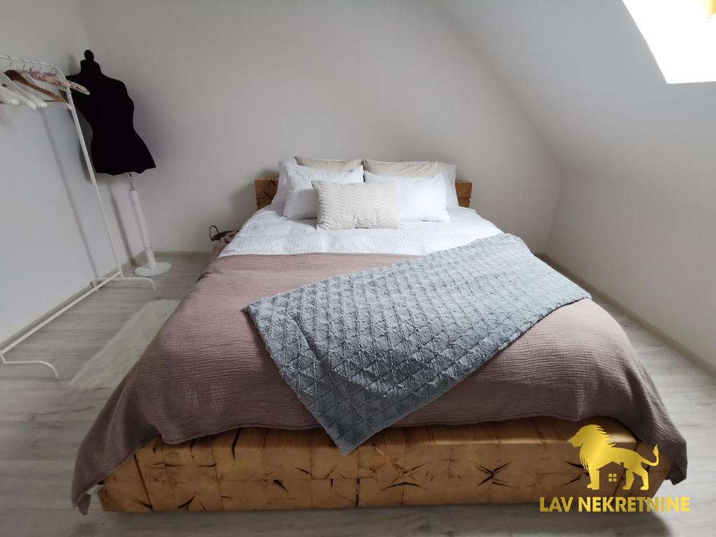 1725207970_debd83afb459 Stan Izdavanje Novi Sad 100 m2