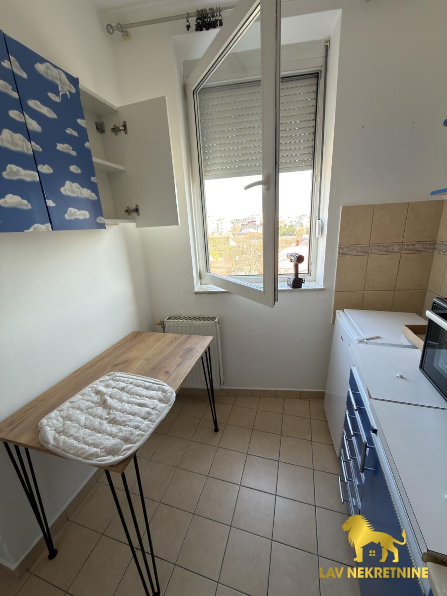 Stan Izdavanje Novi Sad  30 m2