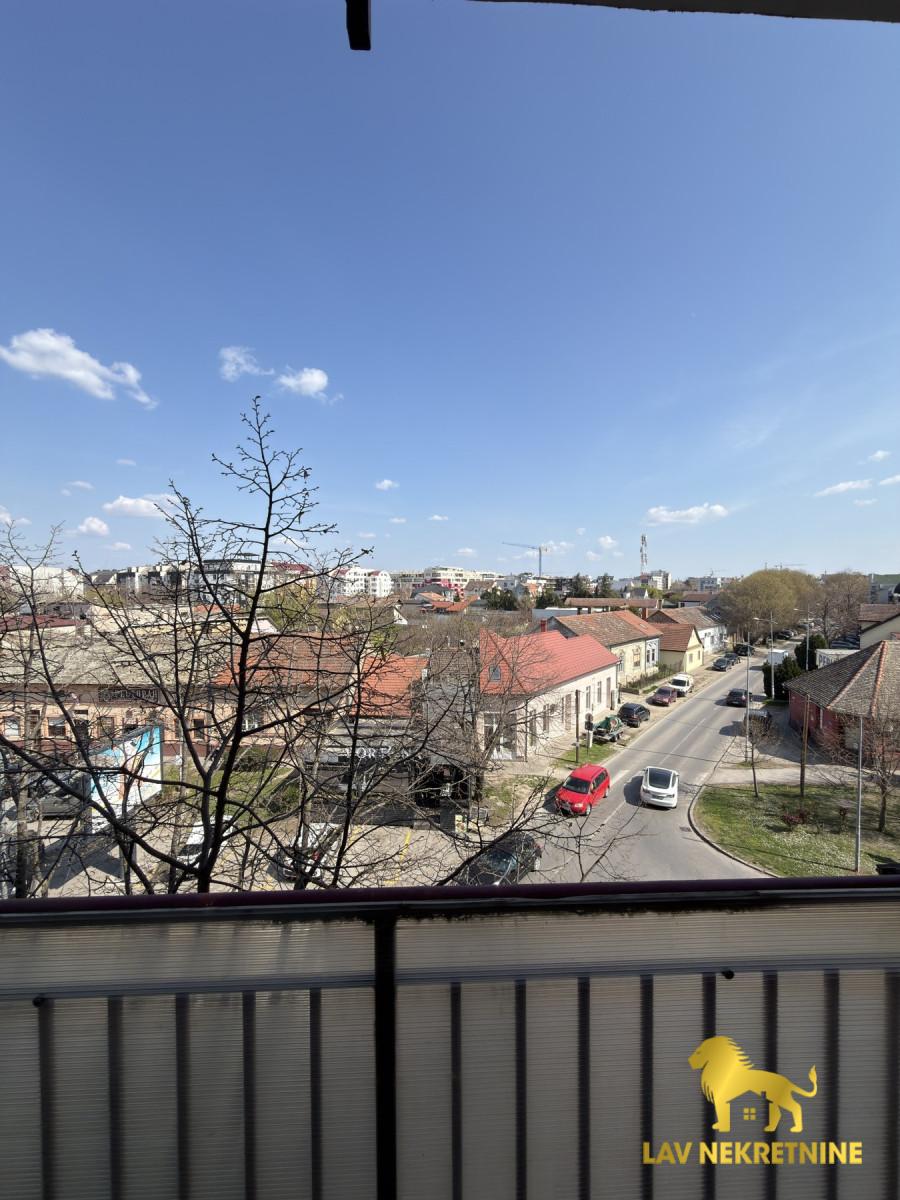 Jednosoban stan za izdavanje, Rotkvarija, Novi Sad, 30m², 300 €/mes