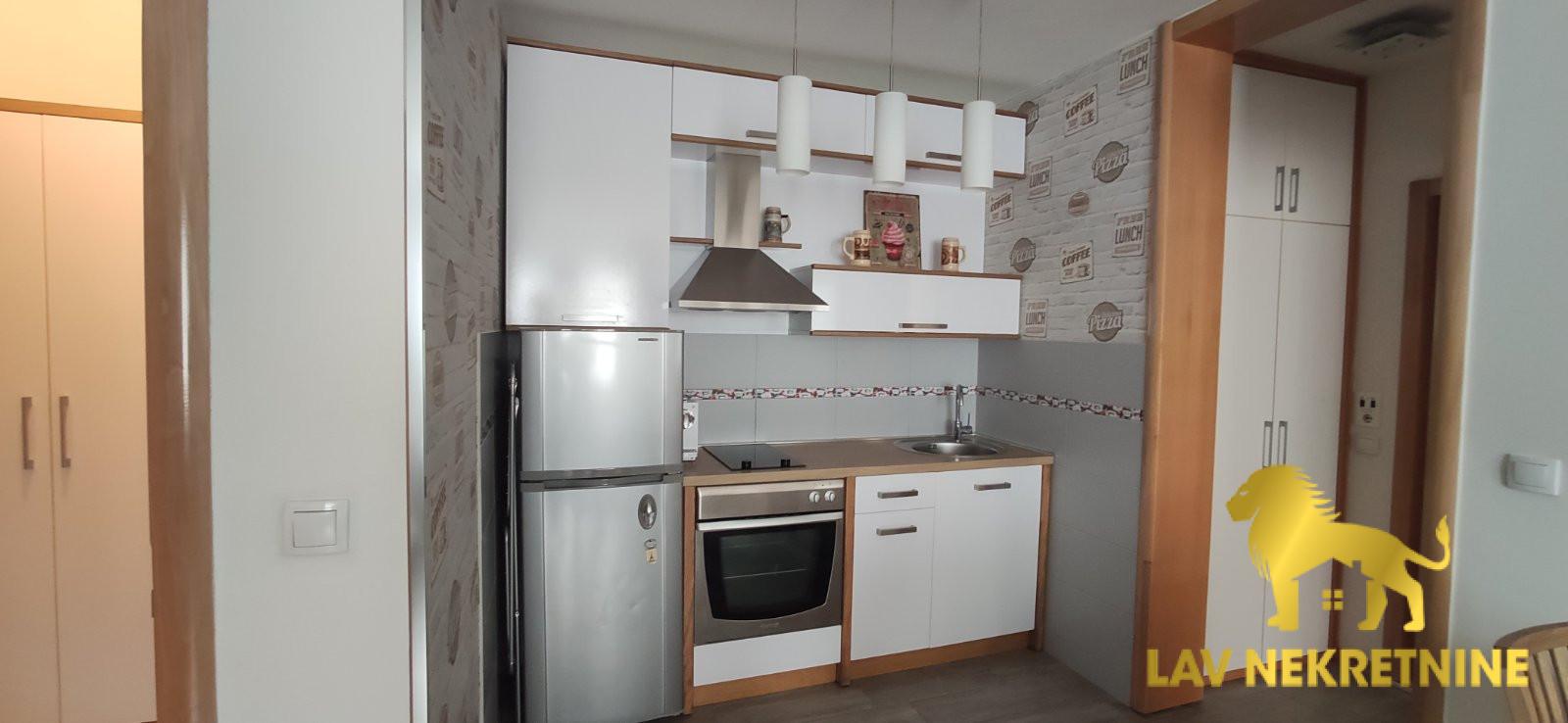Stan Izdavanje Novi Sad  45 m2