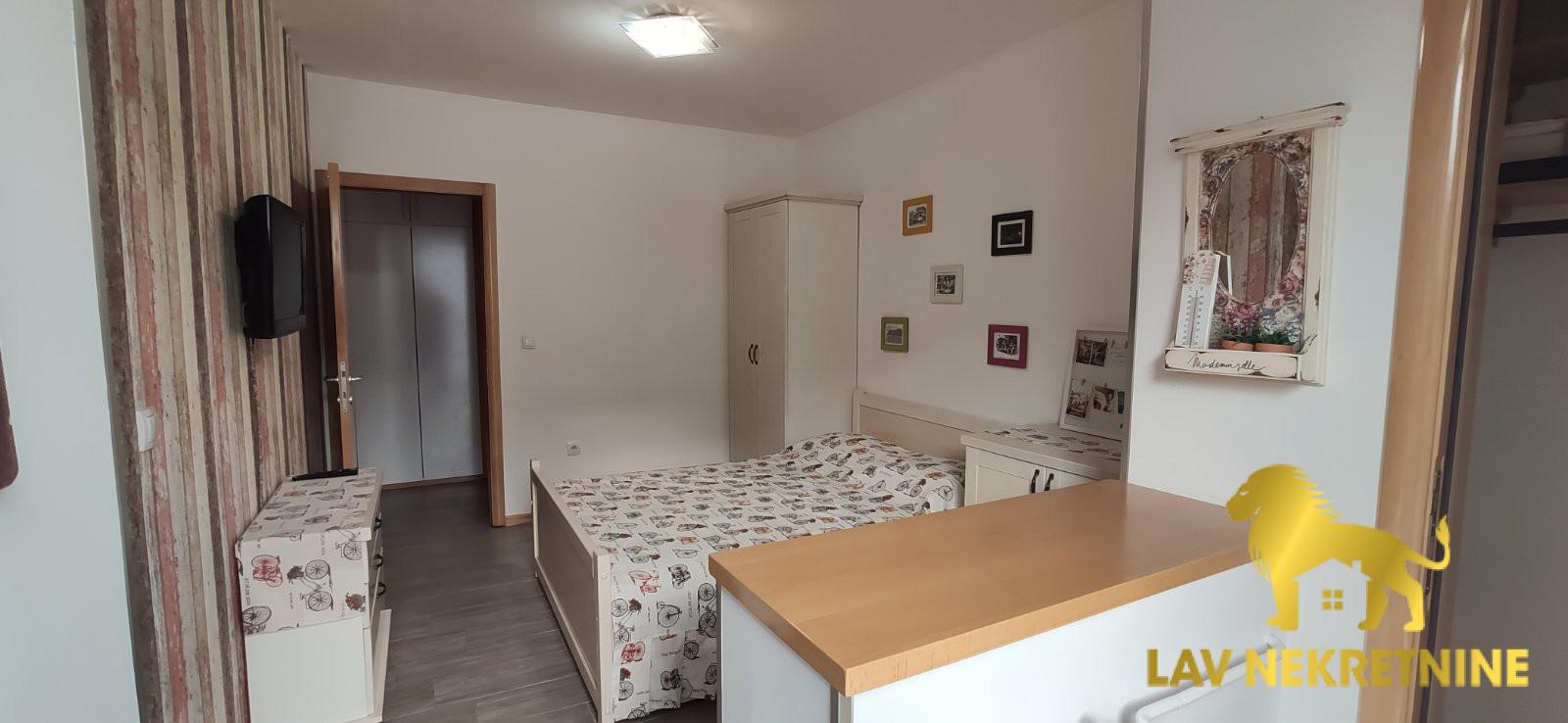 Stan Izdavanje Novi Sad  45 m2