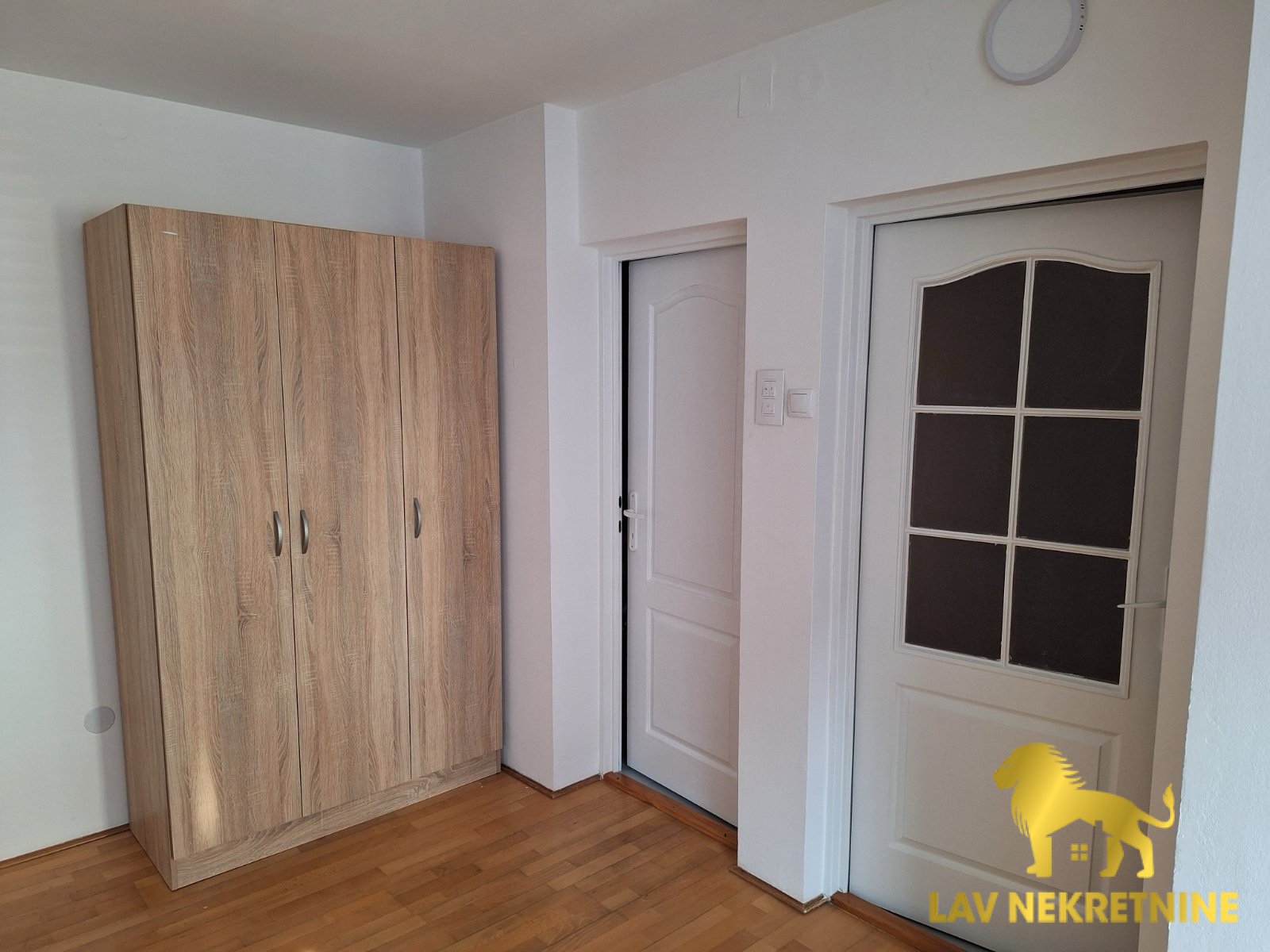 1793030963_5e5fa35974d9 Stan Izdavanje Novi Sad 35 m2