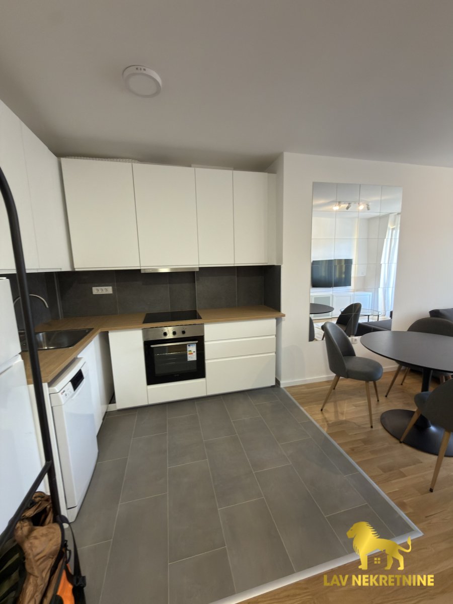 Stan Izdavanje Novi Sad  46 m2