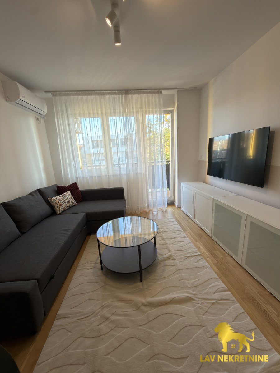 Stan Izdavanje Novi Sad  46 m2