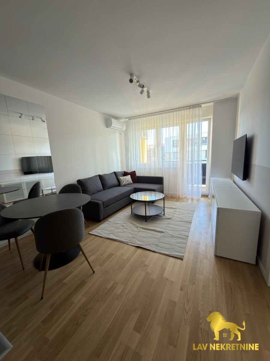 Stan Izdavanje Novi Sad  46 m2