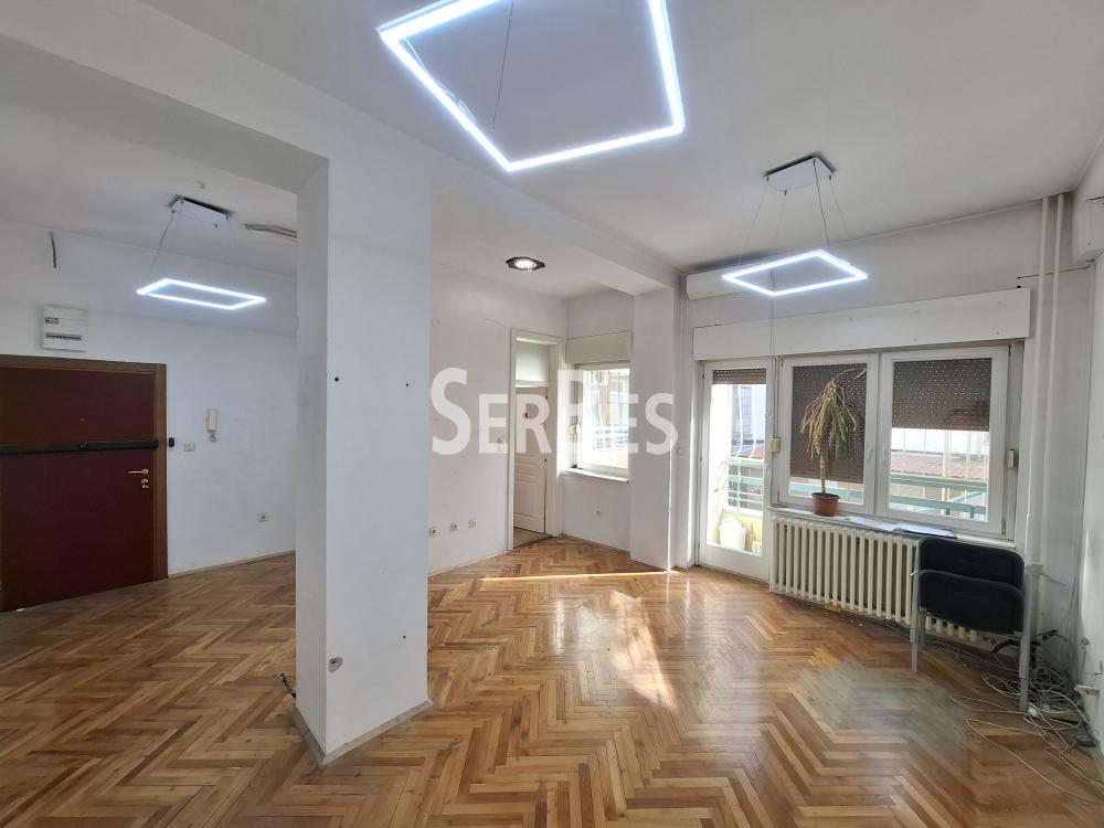 Dvosoban stan na prodaju, Bulevar Oslobođenja, Novi Sad, 56m², 133.900 €