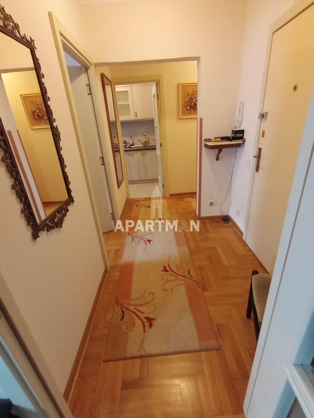 Stan Prodaja Beograd Stan Prodaja Beograd Blok 44 TC Piramida 50 m2