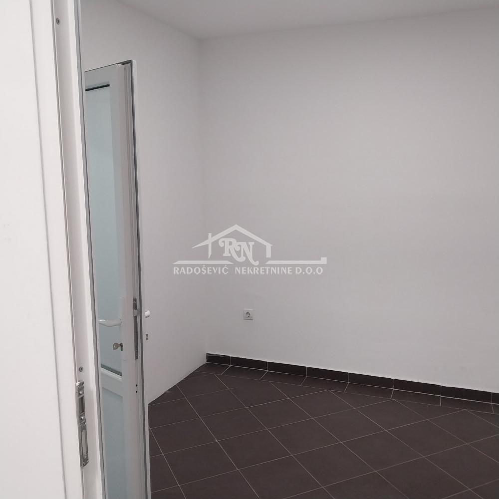 Lokal Izdavanje Beograd Lokal Izdavanje Beograd Čukarička Padina 51 m2