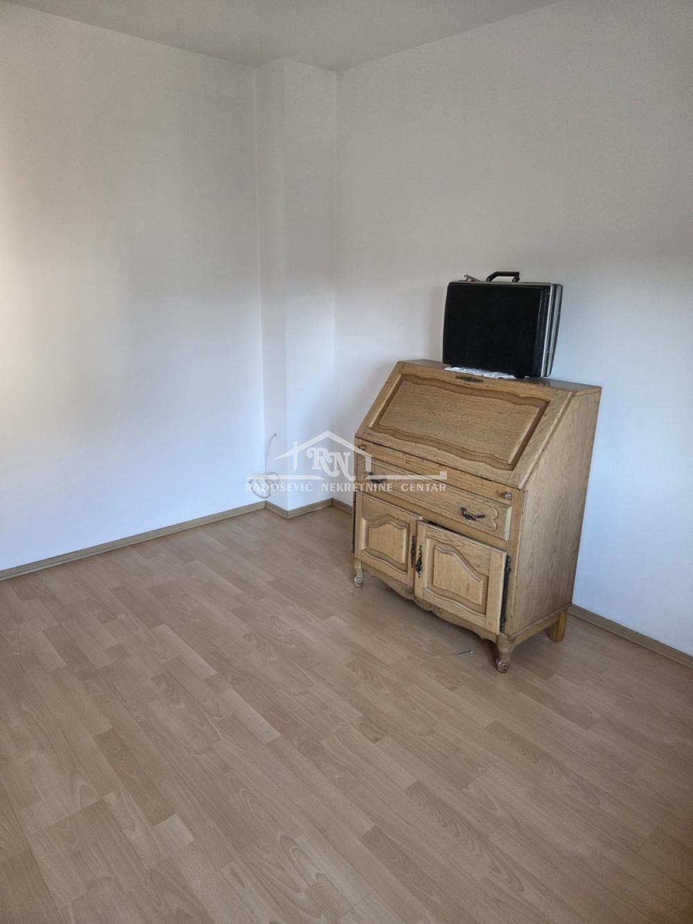 Stan Izdavanje Beograd Boleč 200 m2