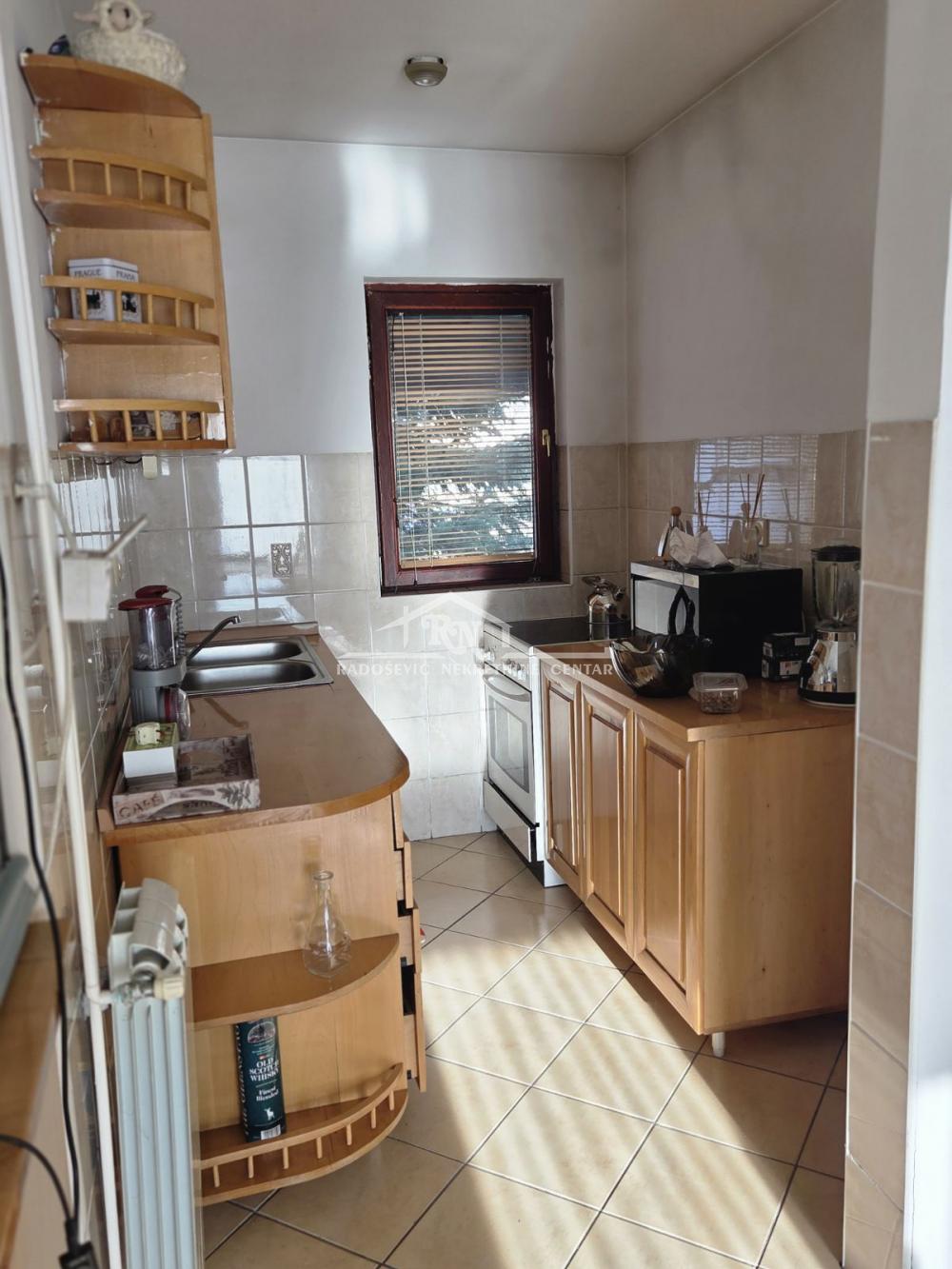 Stan Izdavanje Beograd Boleč 200 m2