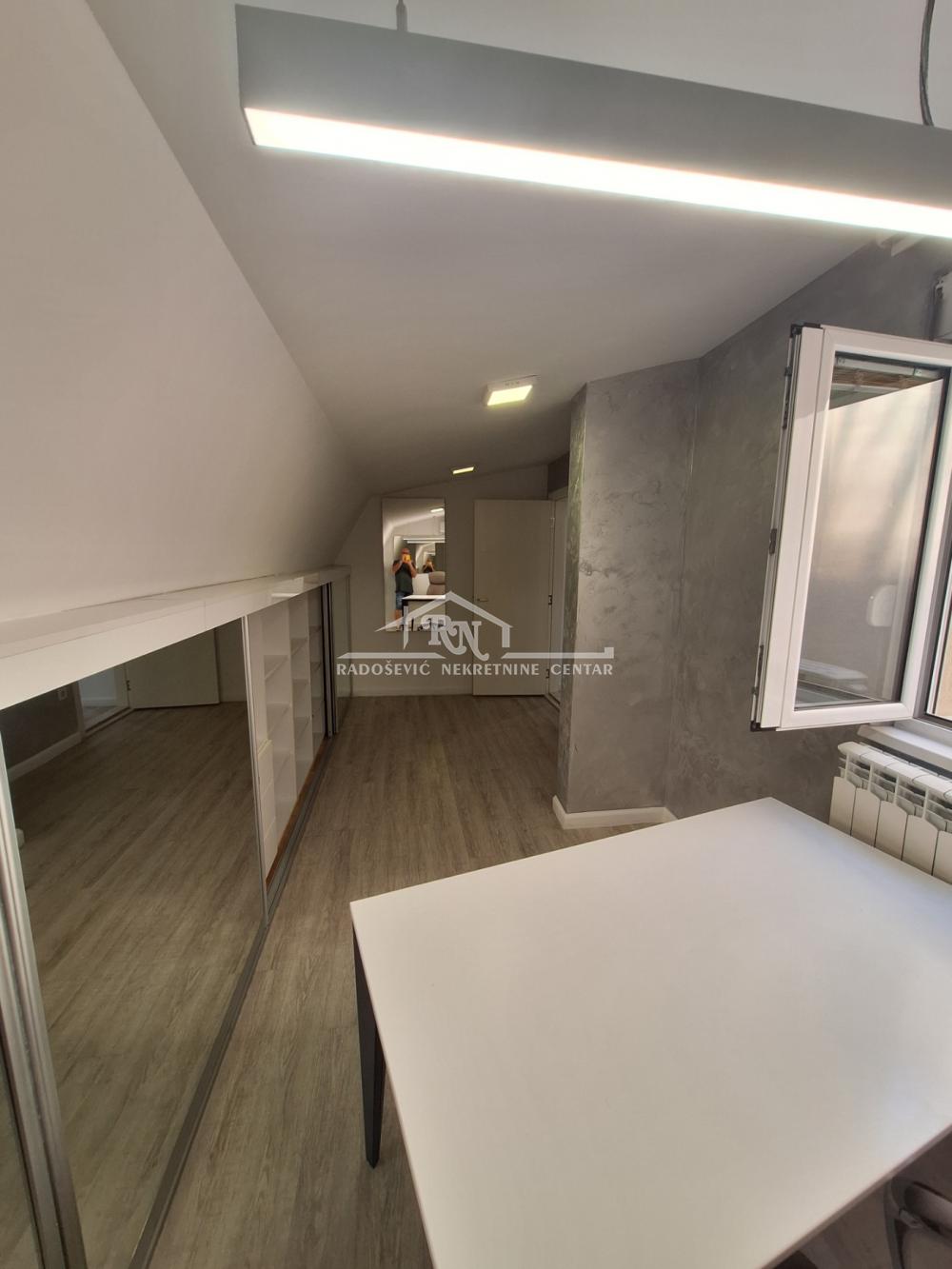 Četvoroiposoban stan na prodaju, Đeram Pijaca, Beograd, 118m², 6. sprat, 383.500 €