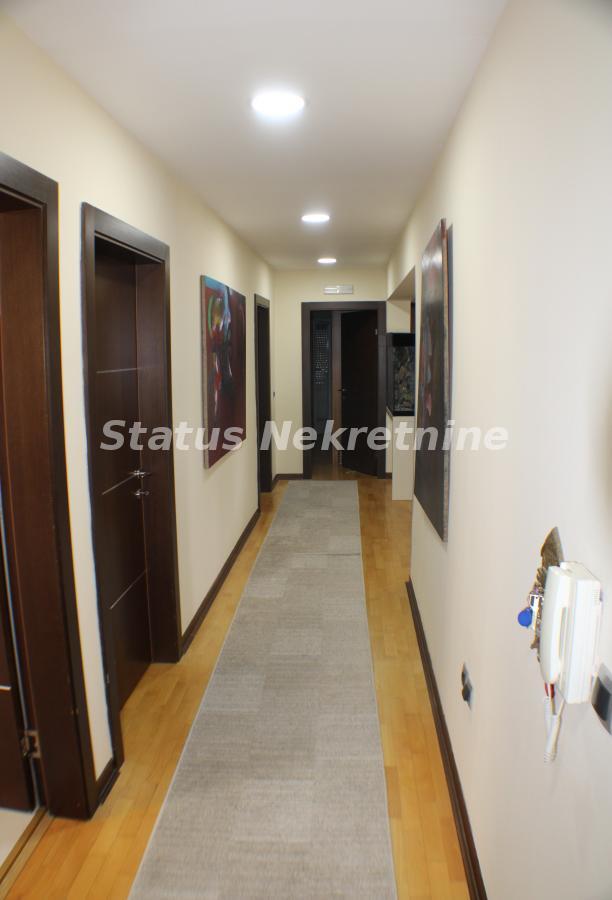 2zmx8cnoj4-img-1558 Lokal na prodaju, Beočin, 613m², 410.000 €