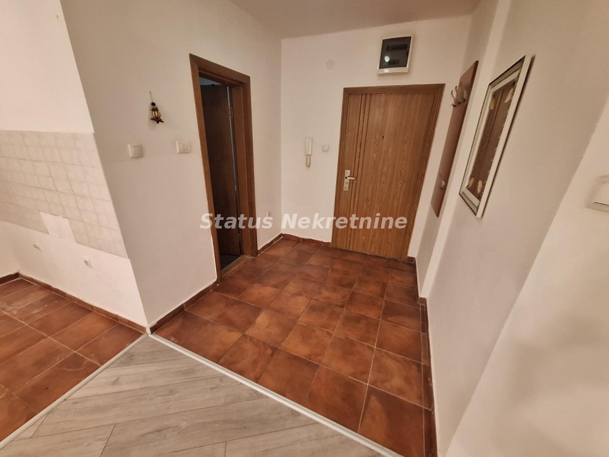 Stan Prodaja Novi Sad  35 m2