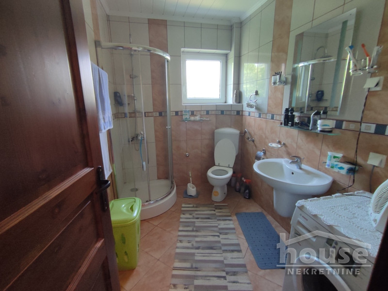 Kuća na prodaju, Banstol, Sremski Karlovci, 230m², 195.000 €