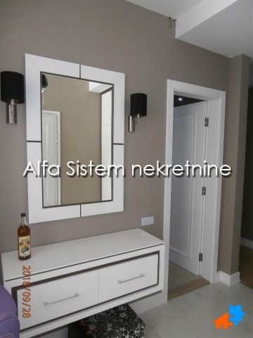 Četvorosoban stan za izdavanje, Hram Svetog Save, Beograd, 180m², 3.000 €/mes