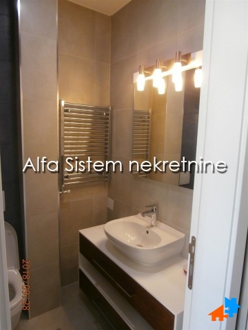 Četvorosoban stan za izdavanje, Hram Svetog Save, Beograd, 180m², 3.000 €/mes