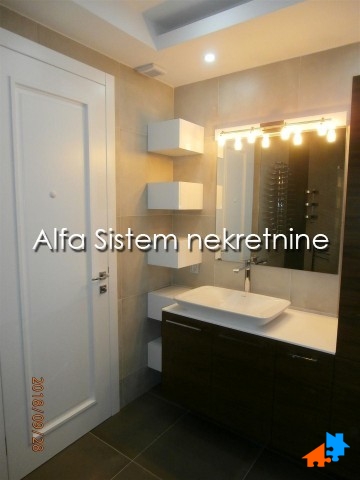 Četvorosoban stan za izdavanje, Hram Svetog Save, Beograd, 180m², 3.000 €/mes