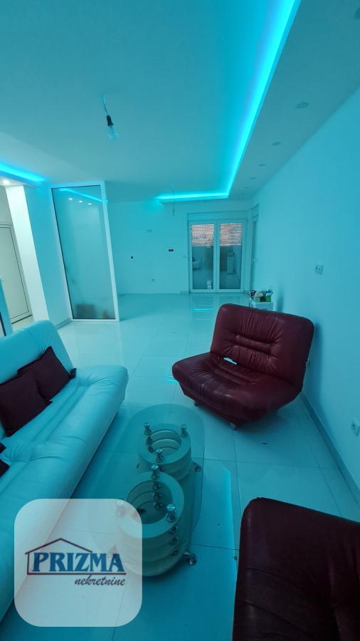 Lokal Izdavanje Paraćin  88 m2