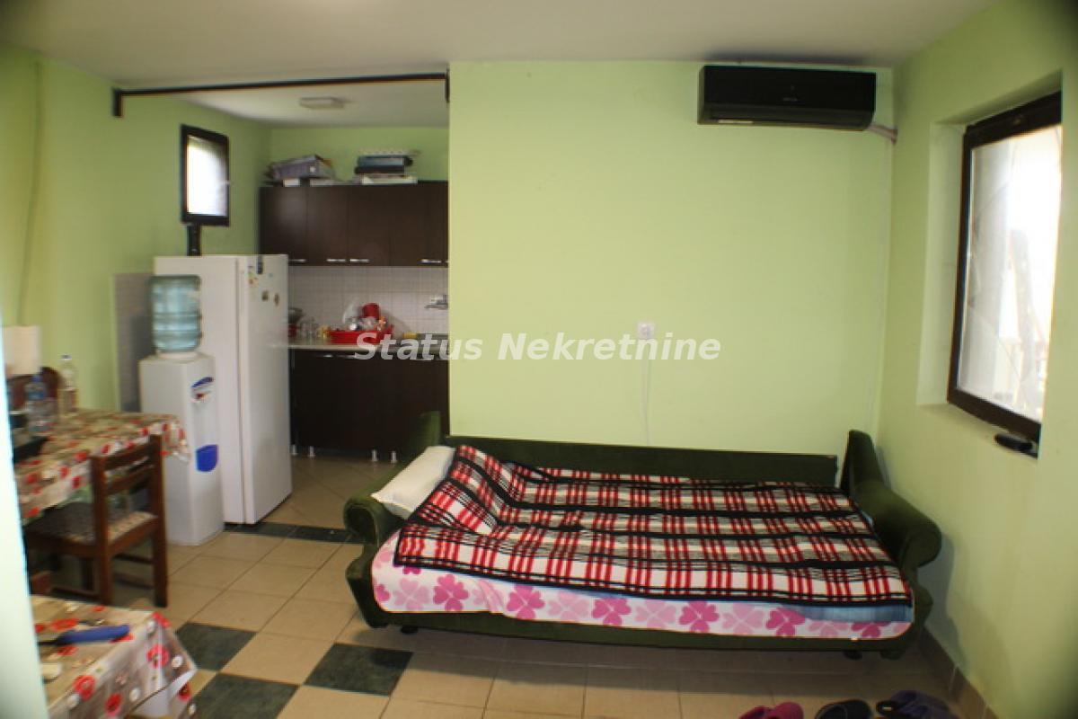 Lokal na prodaju, Mošorin, Titel, 848m², 257.500 €