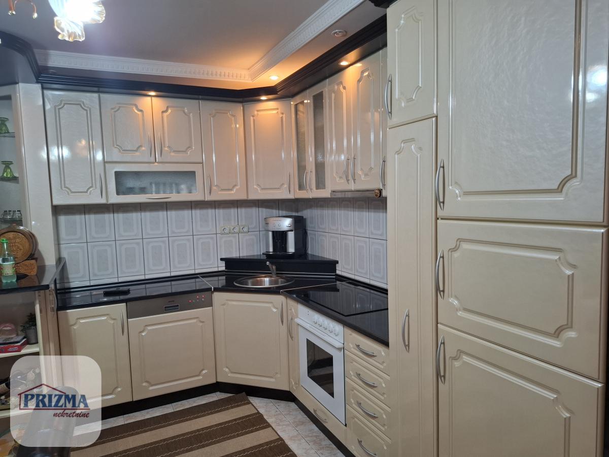 Kuća Prodaja Paraćin  222 m2