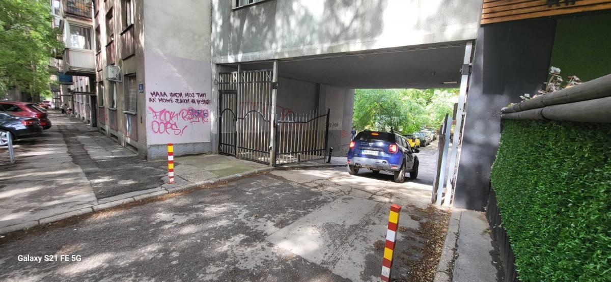 Garaža Izdavanje Novi Sad Garaža Izdavanje Novi Sad 15 m2