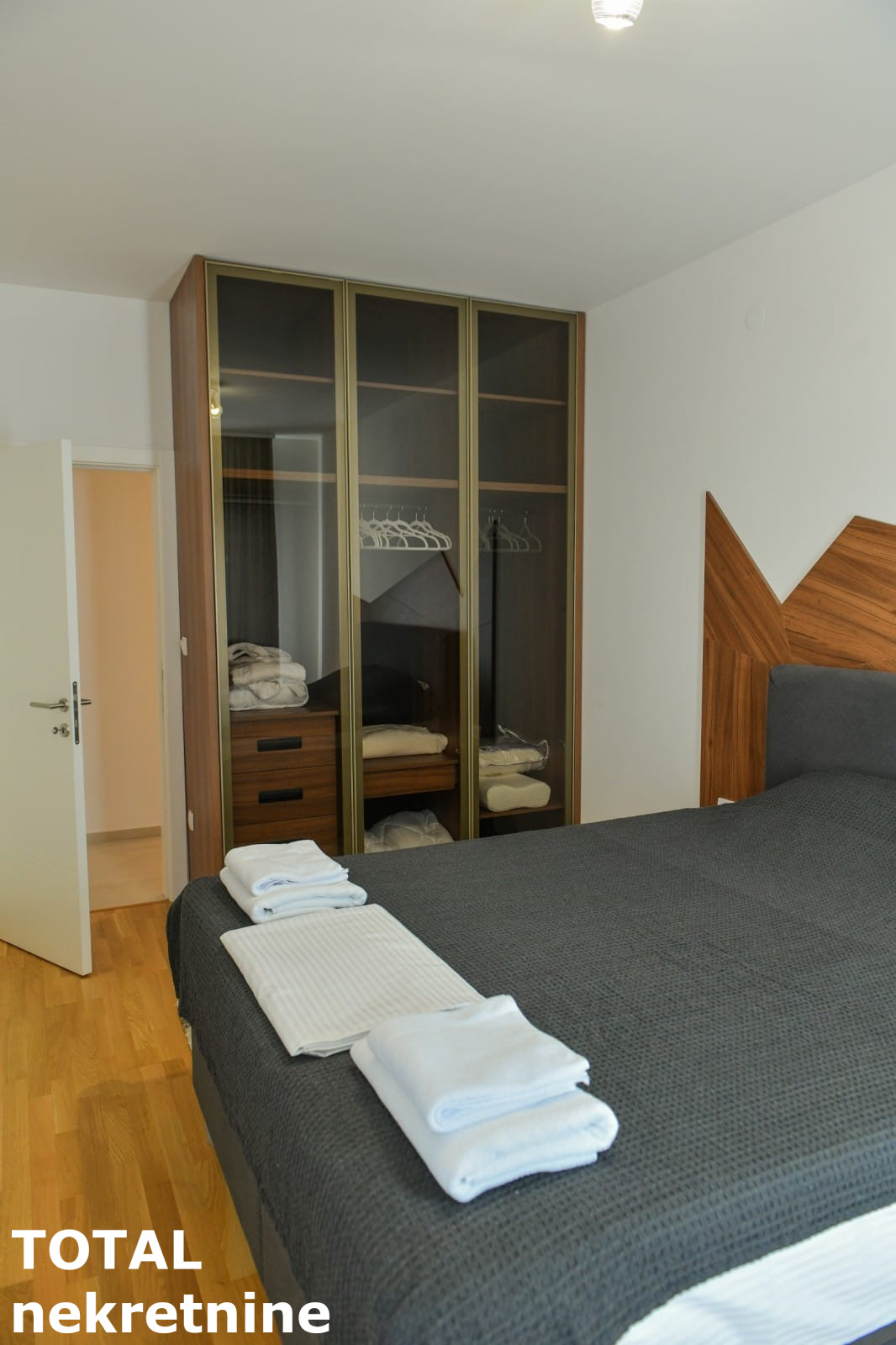 izdavanje-adamoviCevo-naselje-9189972-dwklw Trosoban stan za izdavanje, Adamovićevo Naselje, Novi Sad, 65m², 900 €/mes