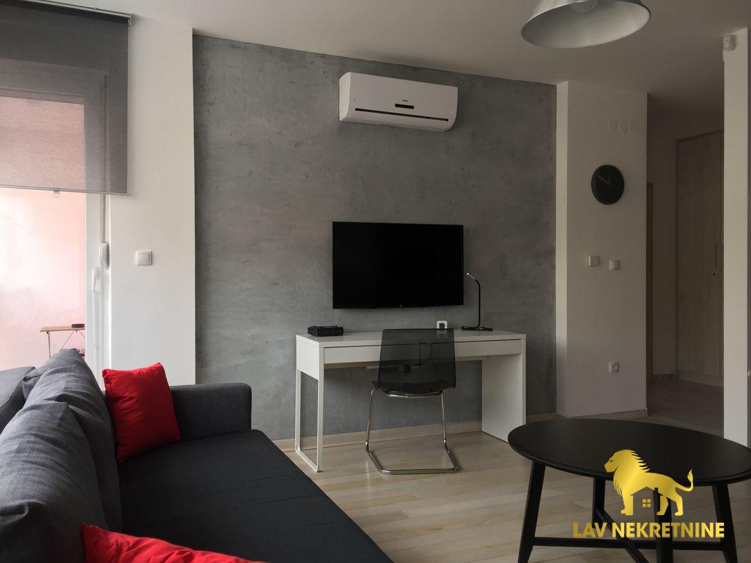 Stan Izdavanje Novi Sad  46 m2