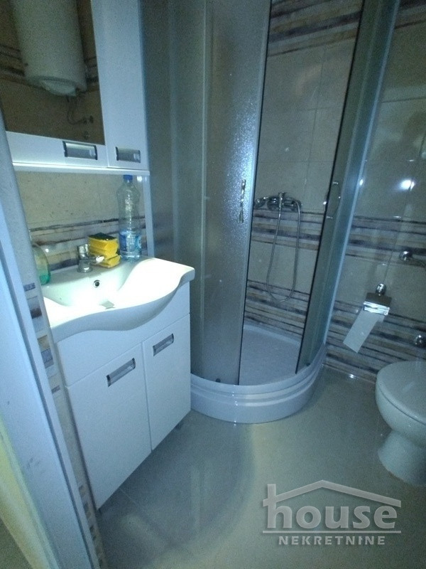 Lokal za izdavanje, Kać, Novi Sad, 370m², 2.000 €/mes