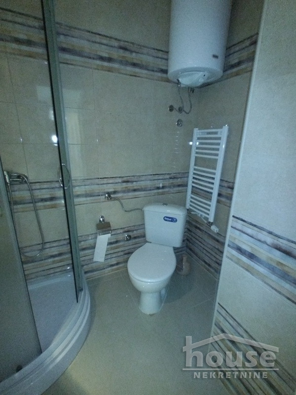 Lokal za izdavanje, Kać, Novi Sad, 370m², 2.000 €/mes