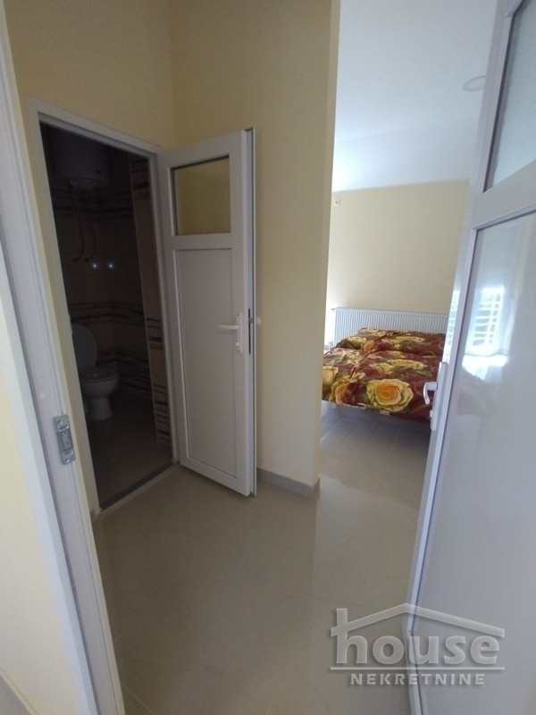 Lokal za izdavanje, Kać, Novi Sad, 370m², 2.000 €/mes