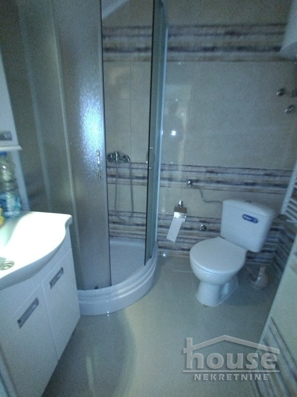 Lokal za izdavanje, Kać, Novi Sad, 370m², 2.000 €/mes