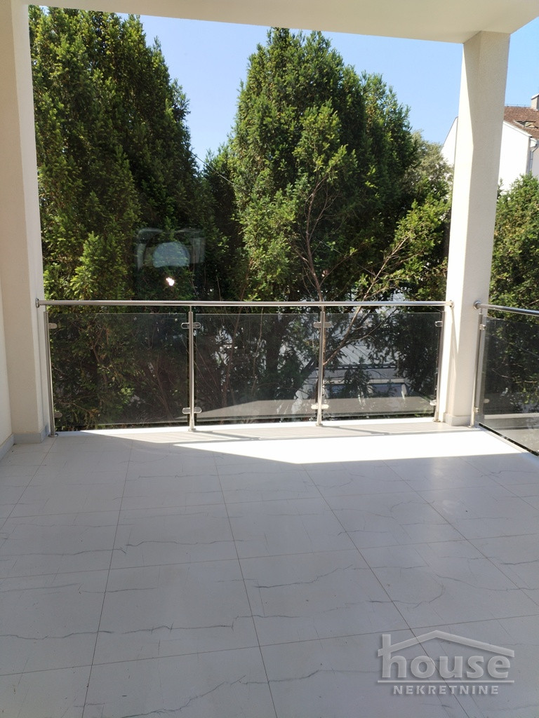 Lokal Izdavanje Novi Sad  550 m2