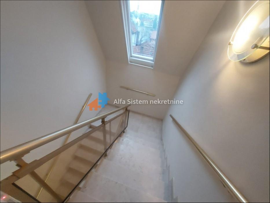 Kuća za izdavanje, Konjarnik, Beograd, 380m², 3.000 €/mes