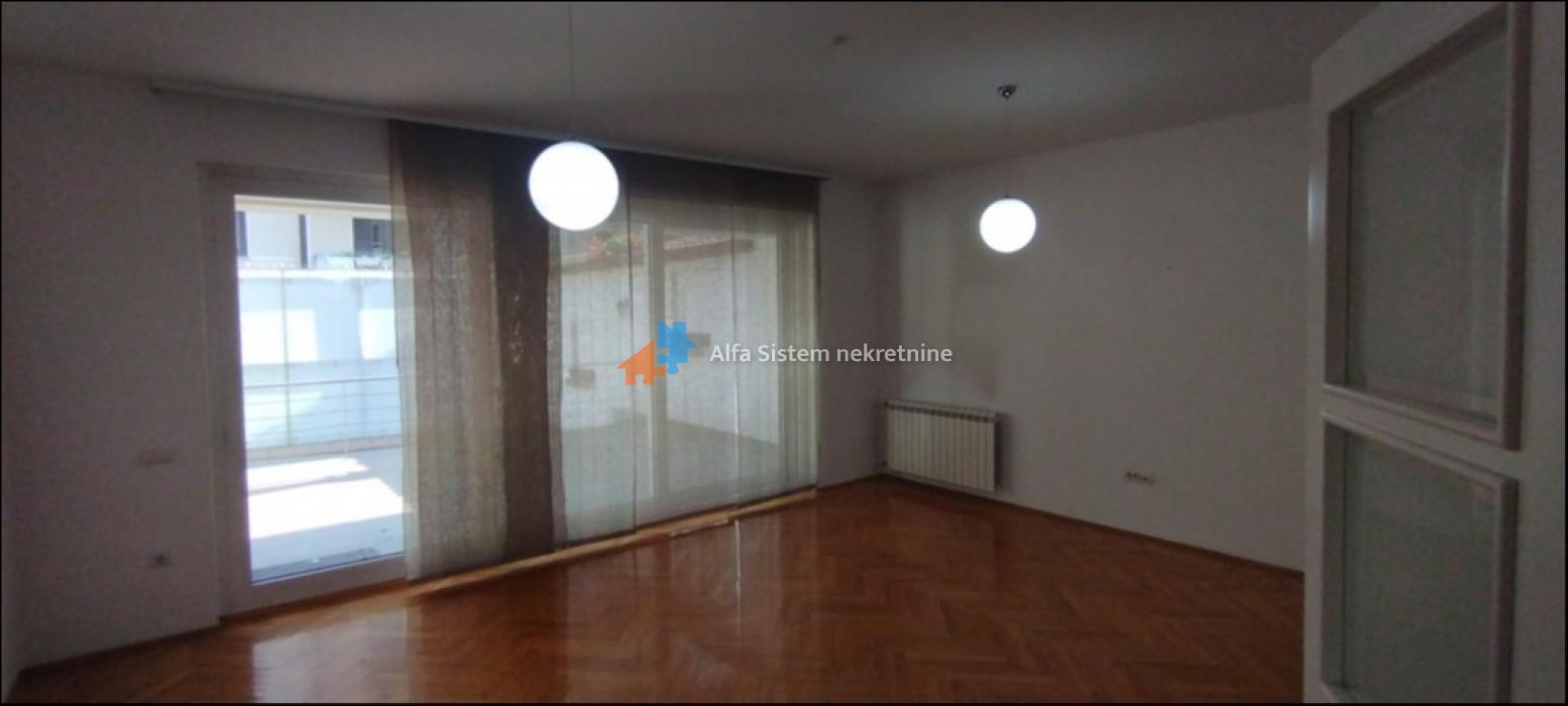 Stan Izdavanje Beograd Stan Izdavanje Beograd Hram Svetog Save 110 m2