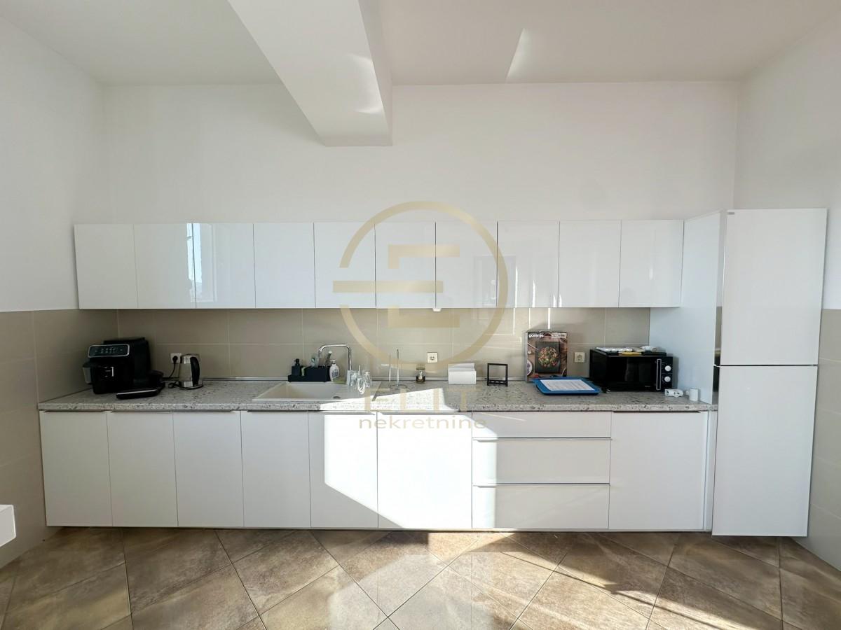 izdavanje-lokala-aMeCIX63Jp Lokal za izdavanje, Bulevar Oslobođenja, Novi Sad, 312m², 3.850 €/mes